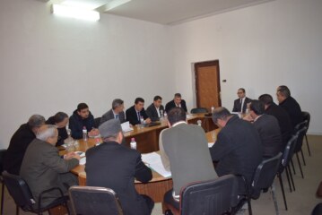 والي القصرين يشرف على جلسة عمل لمتابعة مشاريع قطاع الصحة بالجهة